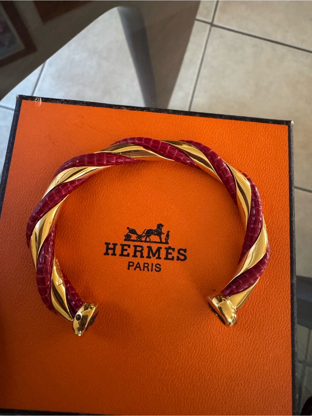 Hermès Twist Bangle GO Red Leather - Picture 2 of 8